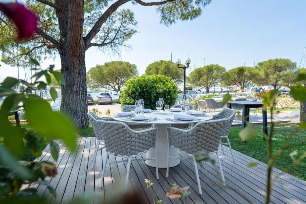 Floating Sea House Shark 3 Apartment Portoroz Bagian luar foto