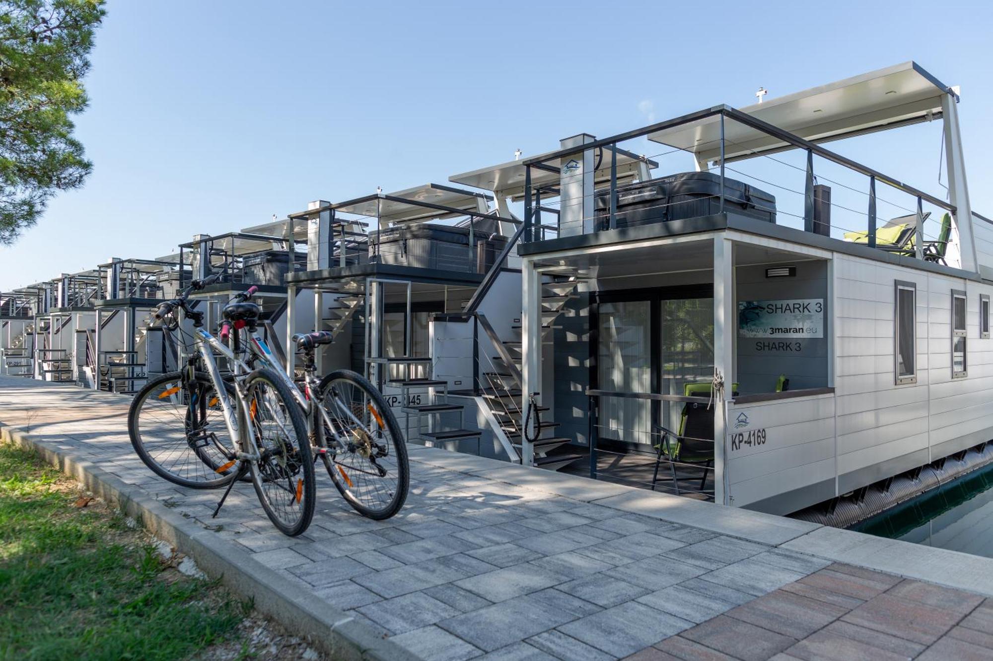 Floating Sea House Shark 3 Apartment Portoroz Bagian luar foto
