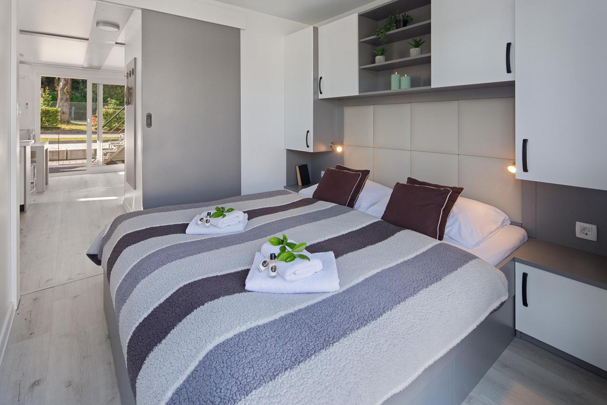 Floating Sea House Shark 3 Apartment Portoroz Bagian luar foto
