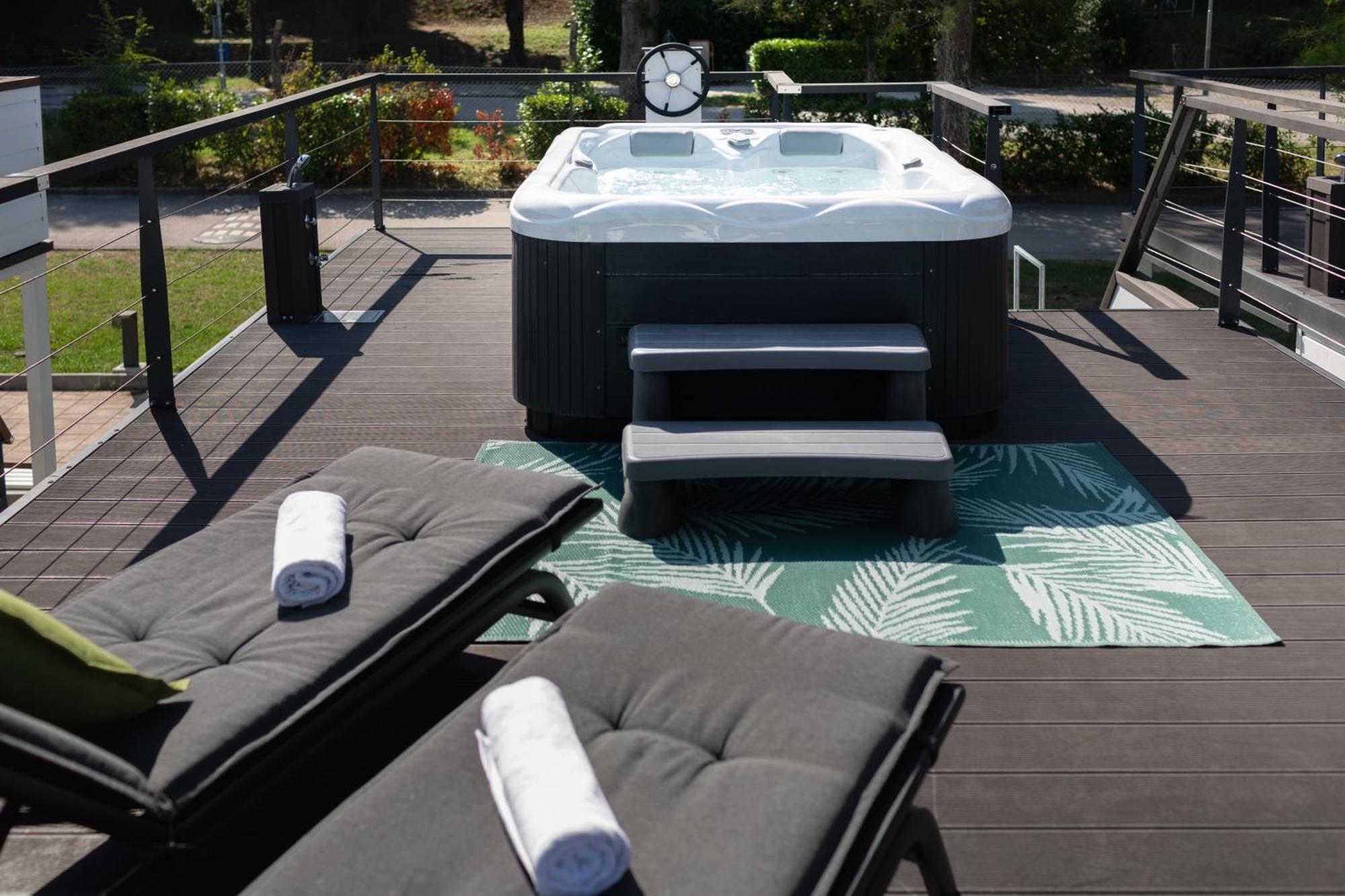 Floating Sea House Shark 3 Apartment Portoroz Bagian luar foto